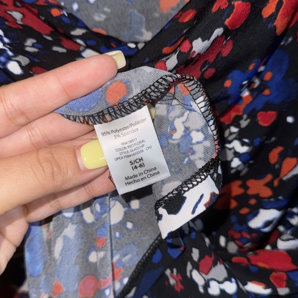 George-  Women's multi color drape neck sleeveless blouse Size Small - Picture 9 of 10